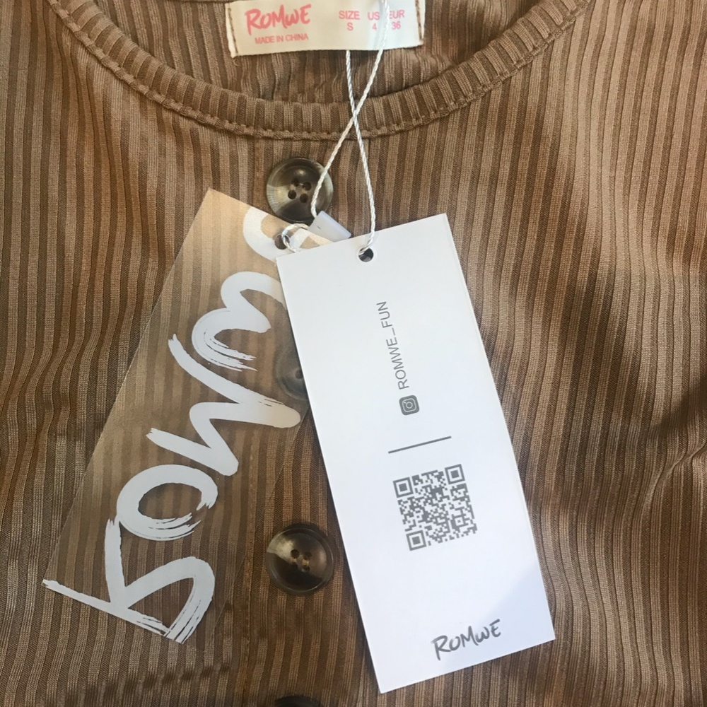 ROMWE Button Front Tank Top - Picture 5 of 5